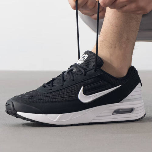 NIKE耐克男鞋跑步鞋秋季