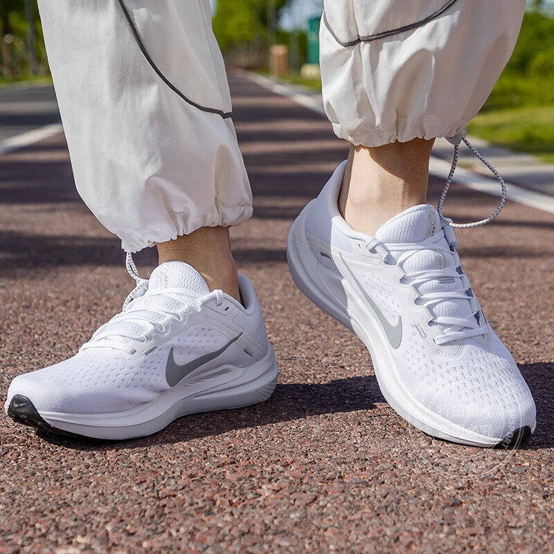 Nike耐克白色男鞋秋冬款WINFLO 10网面运动透气公路跑步鞋DV4022