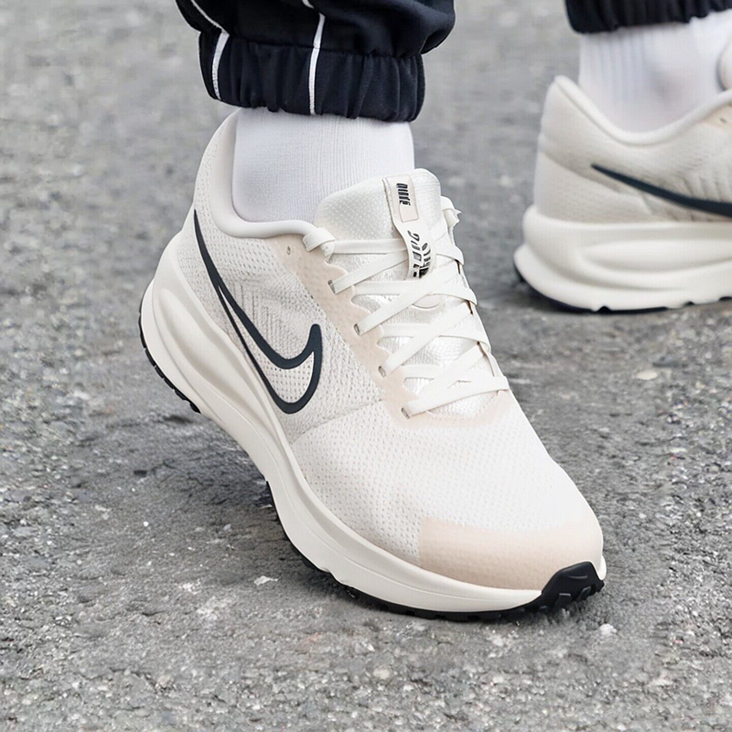 Nike耐克男鞋夏季透气防