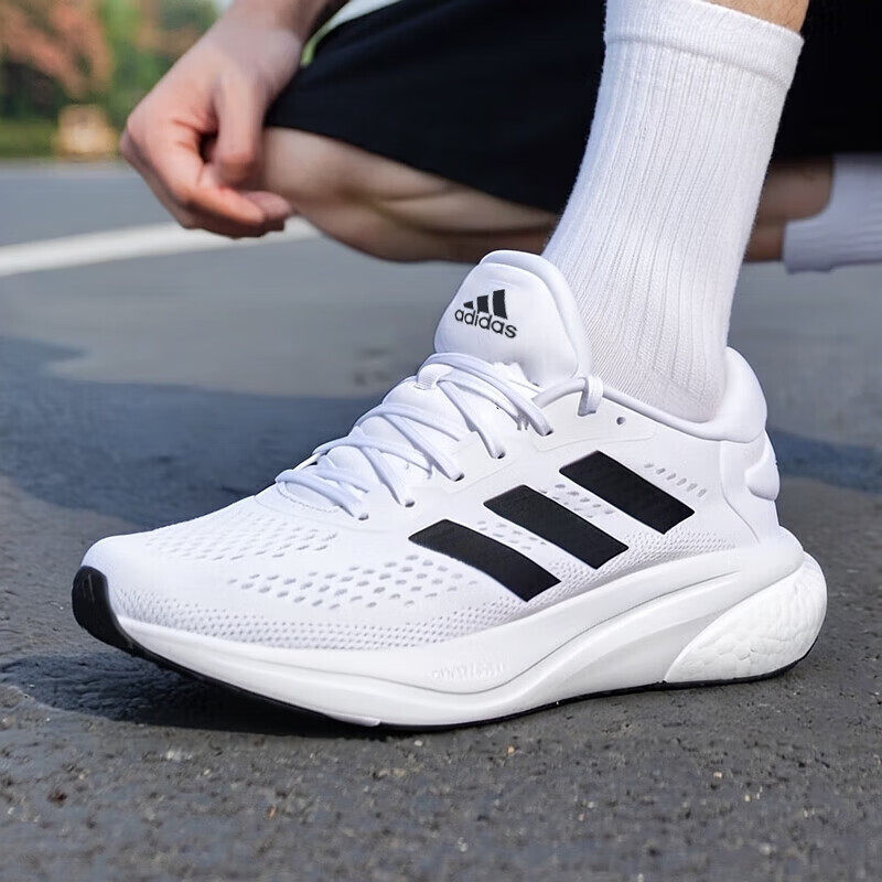 阿迪达斯白色男鞋夏季新款网面透气运动鞋缓震回弹爆米花跑步鞋男