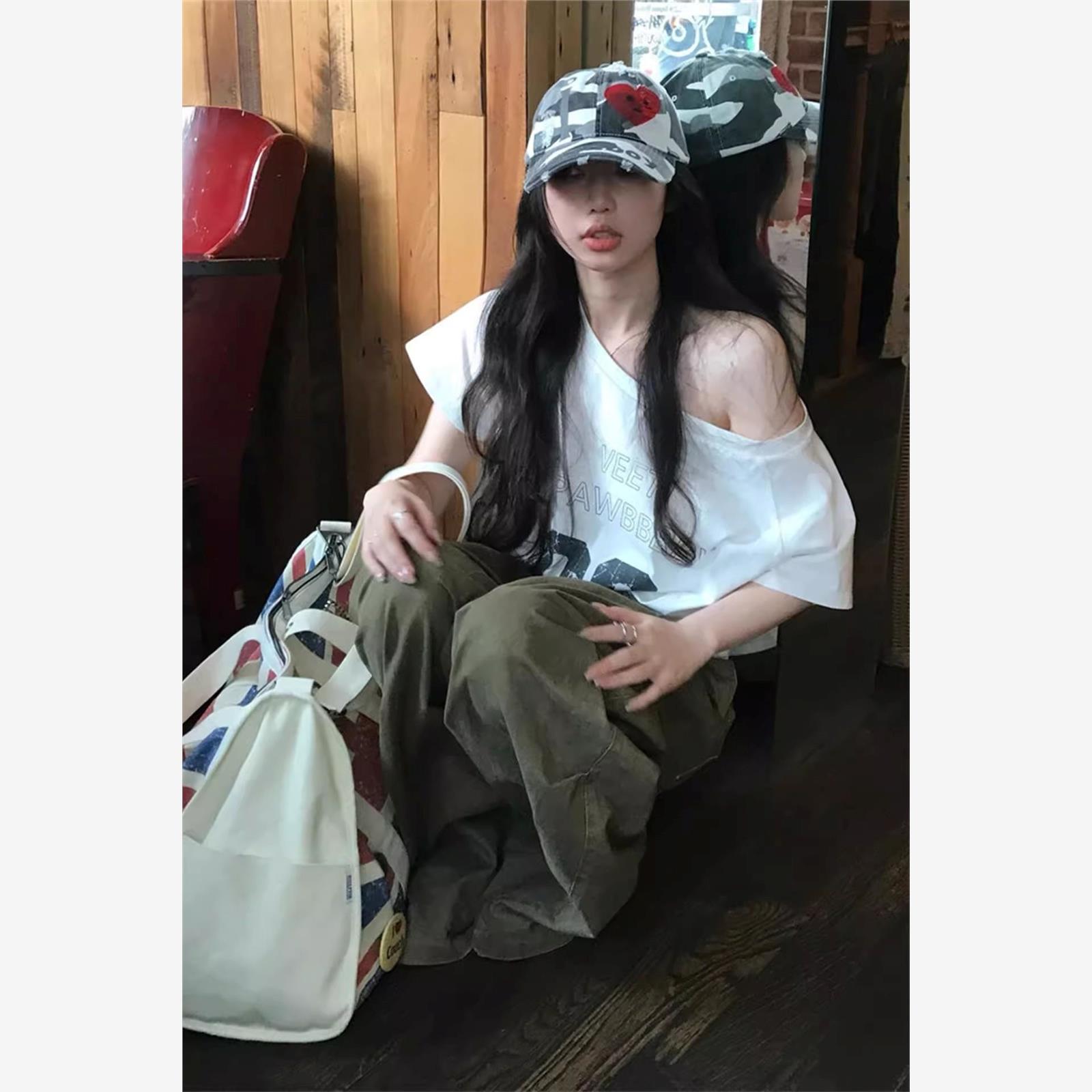 美式复古白色斜肩短袖t恤