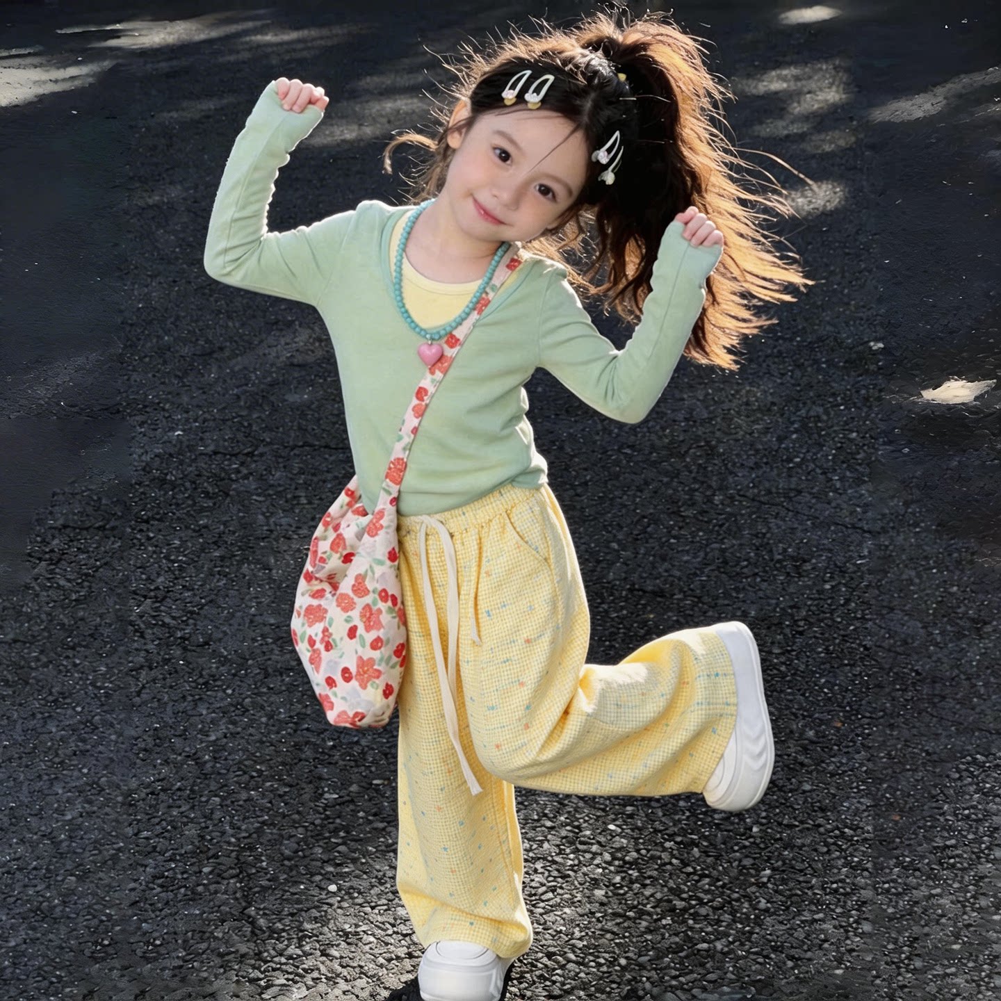 女童童装2026春季新款休闲运动套装春款长袖上衣阔腿裤两件套套装