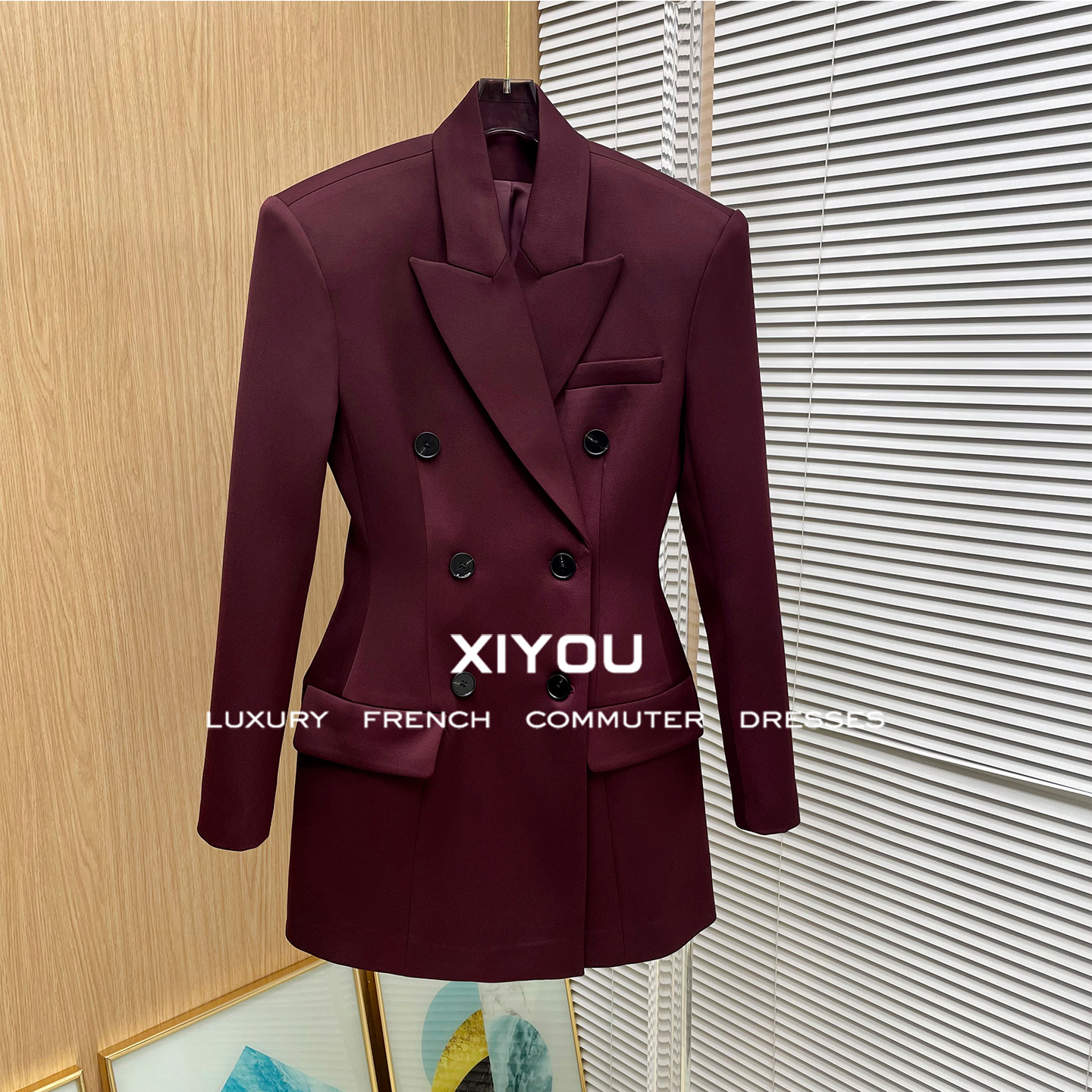 酒红色阔肩修身收腰西装外套女