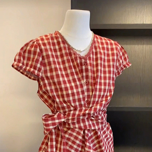 韩系甜美红色格子短袖衬衫女夏季设计感蝴蝶结绑带收腰短款上衣潮