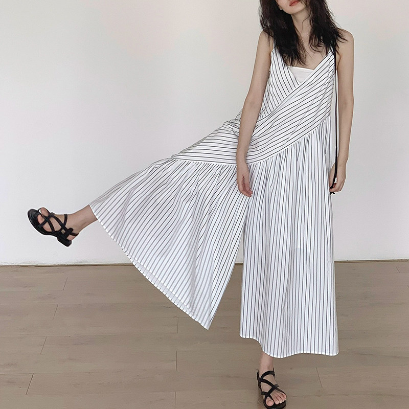 休闲阔腿裤慵懒风连体裤裙白黑条纹吊带连衣裙女夏季新款宽松显瘦