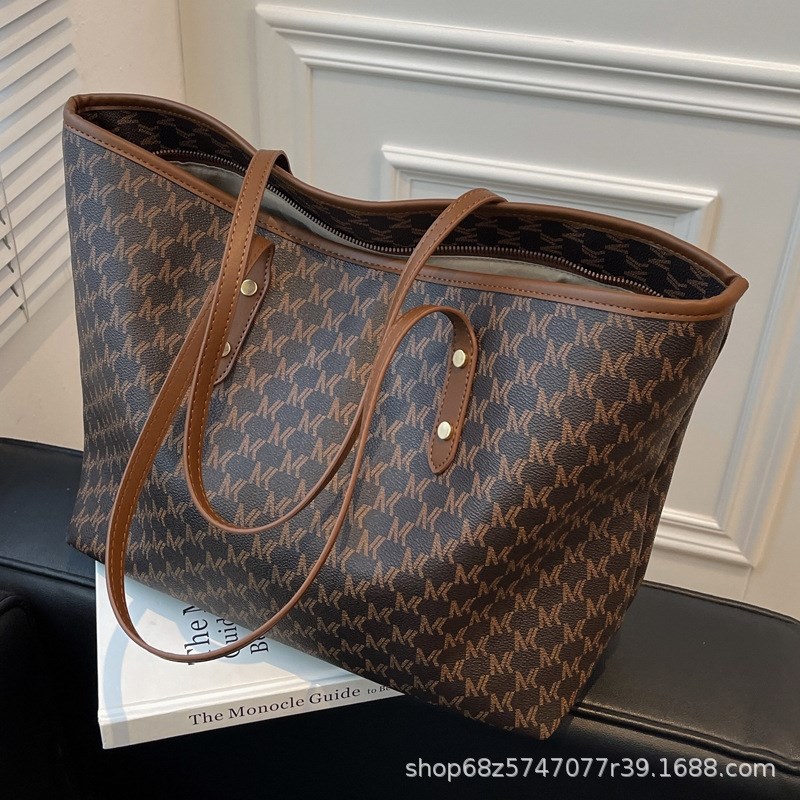 高级感水桶包大包bags2025新款时尚轻奢女士单肩包通勤手拎托特包