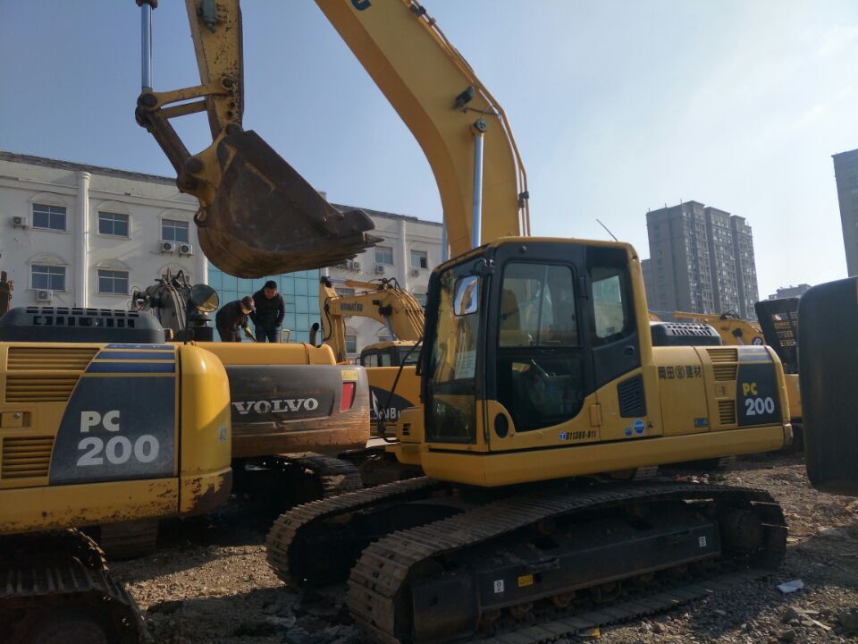 转让二手挖掘机 240/220 二手小松200挖掘机价格