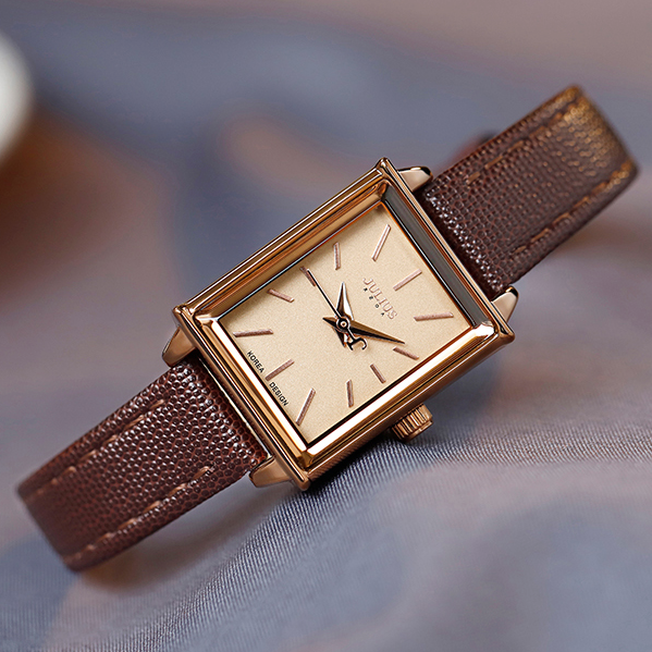 聚利时复古方形手表女士夏季小众轻奢高级感皮带防水学生方表女表