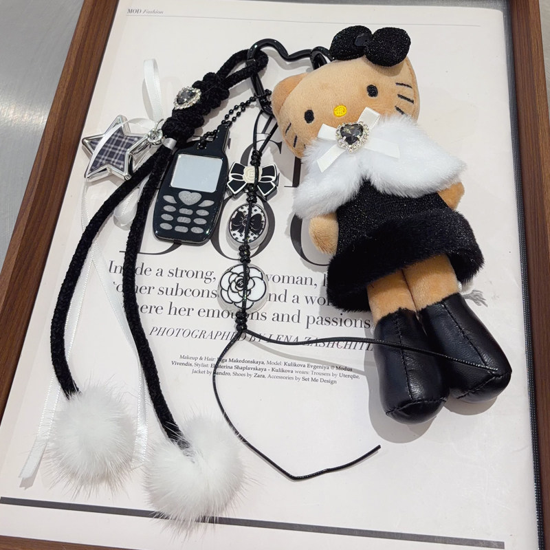 小香风白披风黑皮长腿KT包包挂件手工编织船只饰品时尚百搭钥匙扣