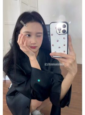 ins清新少女白色樱桃亚克力黑边适用苹果iPhone16promax手机壳1312pro小米1415Pro华为mate60p70三星S23防摔