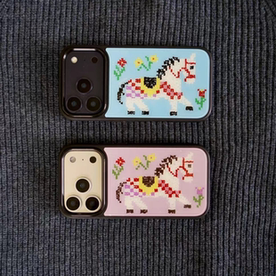 原创插画雪地小马黑边软壳磁吸适用苹果iPhone17promax手机壳1615pro小米1415Pro华为mate60p70三星S23防摔