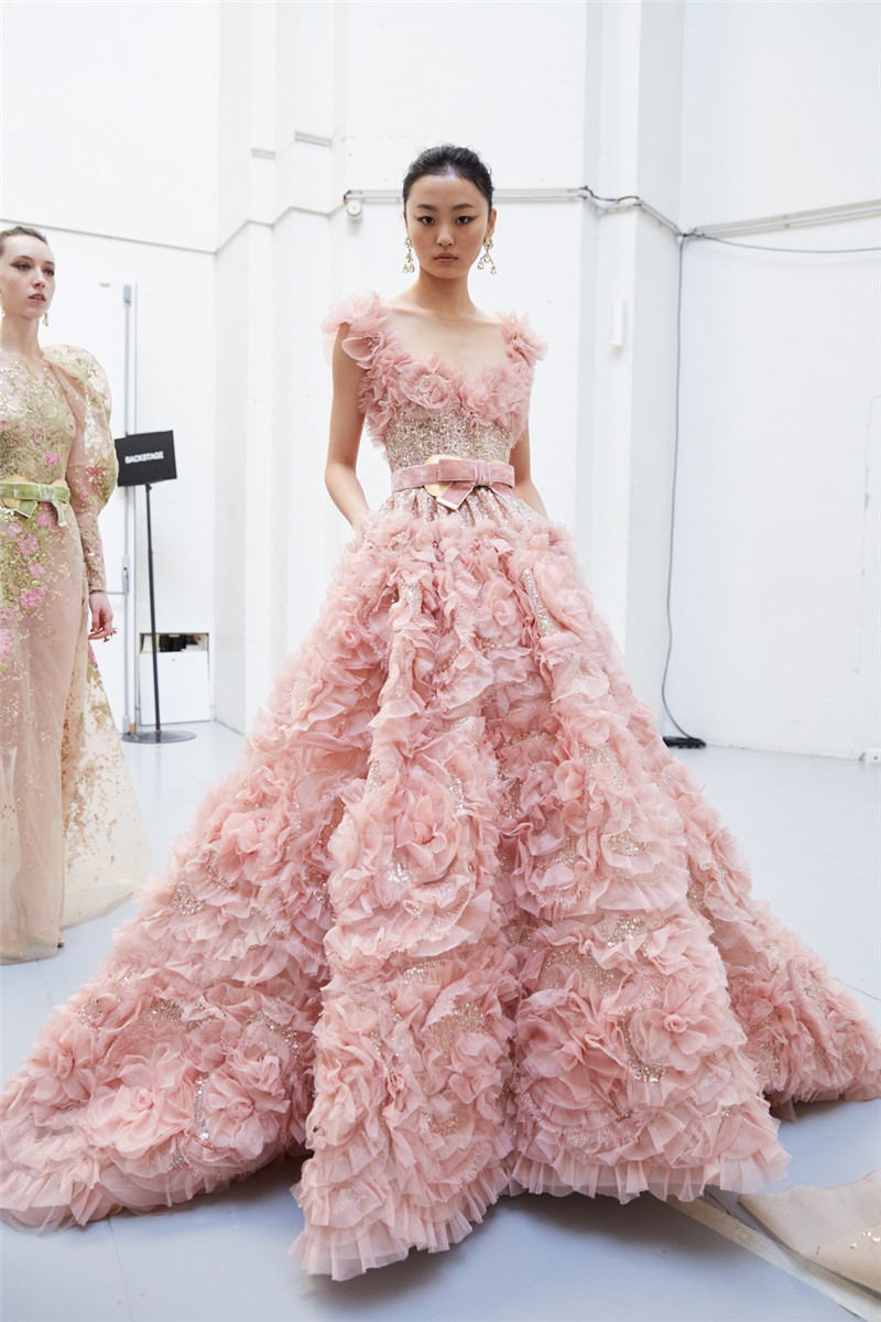 eliesaab官网,eliesaab eliesaab豆沙肉粉色时尚大牌花朵蛋糕裙宴会走秀演出比赛晚礼服