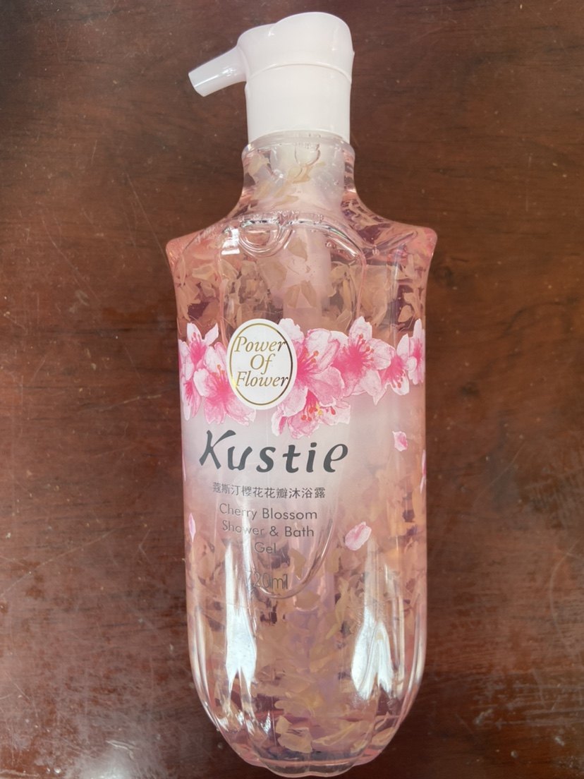 蔻斯汀樱花花瓣沐浴露720ml 升级版持久香氛沐浴滋润保湿滋润大瓶