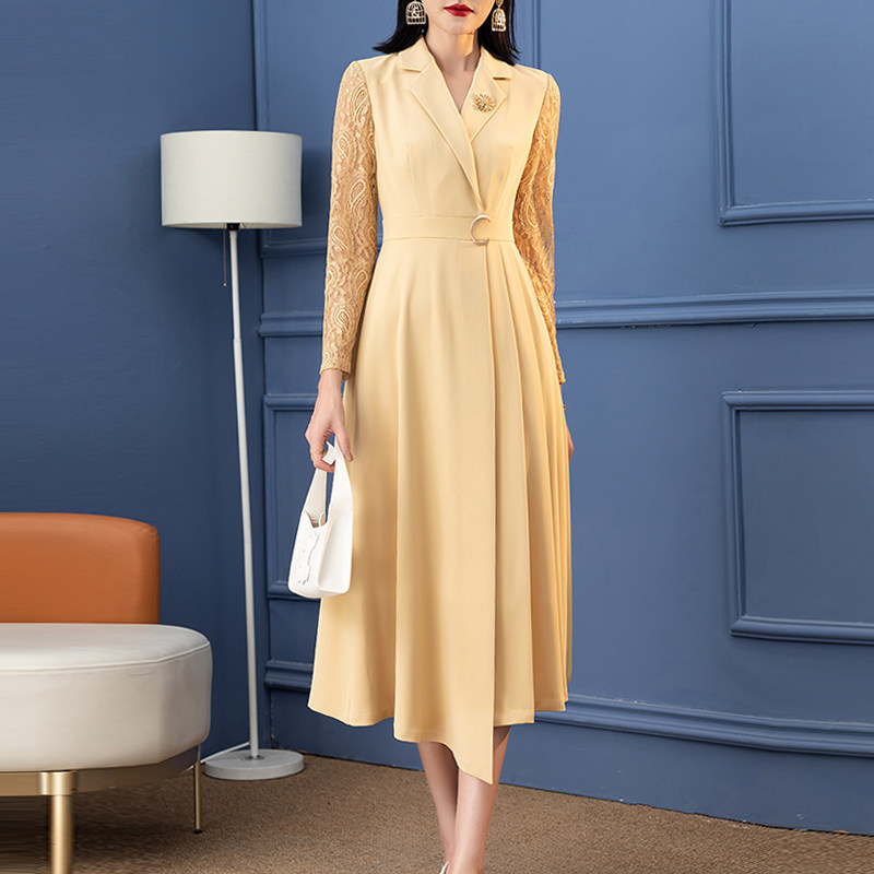 首尚格释早春长袖连衣裙2023年新款西装领收腰显瘦蕾丝拼接裙子