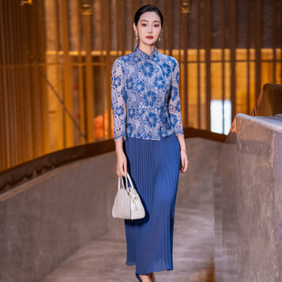 蓝色蕾丝连衣裙女2026春新款女装新中式国风端庄大气假两件雪纺裙