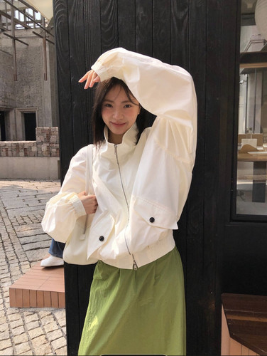 无退换 韩代小众Bellatag重工 背后假两件式 立领拉链薄款外套