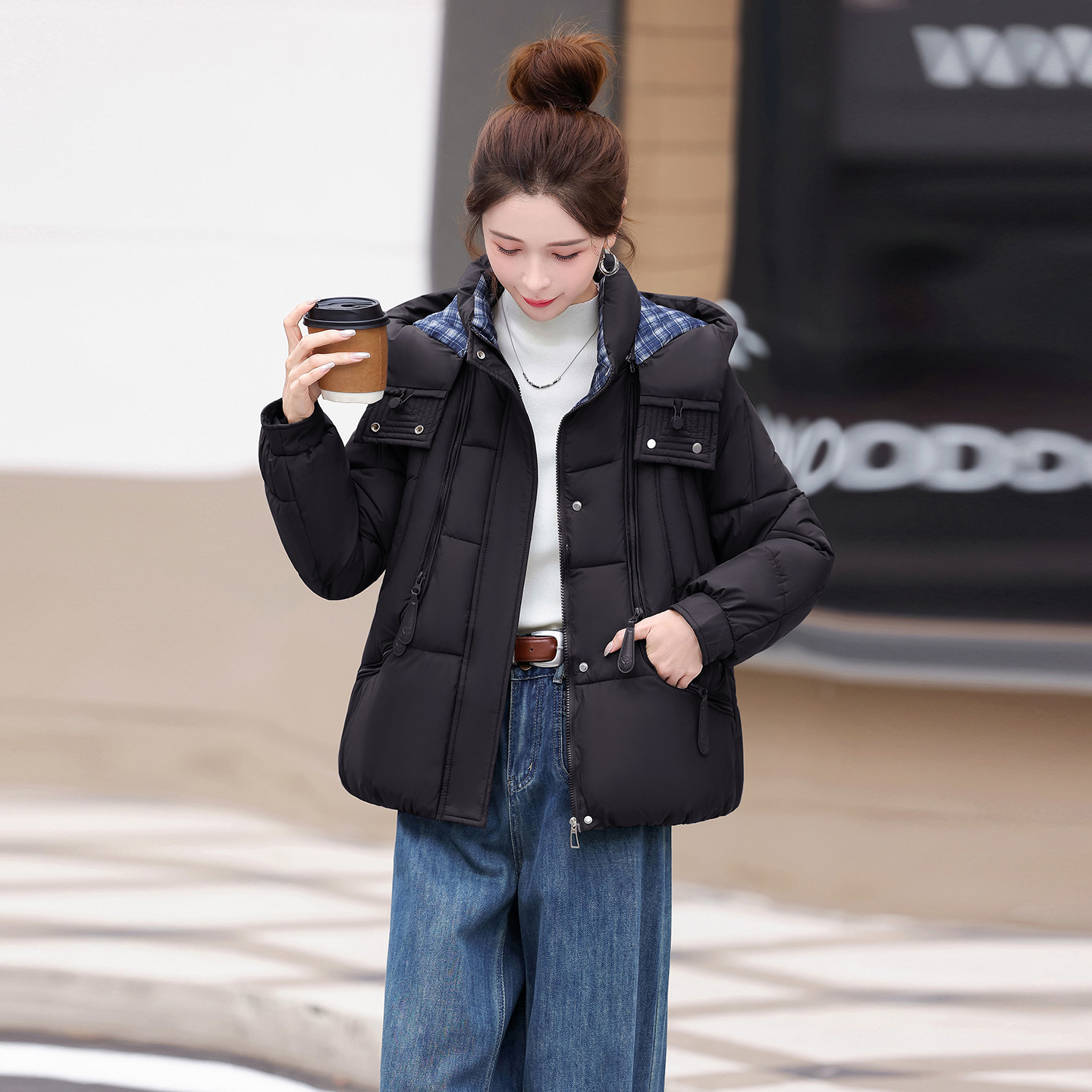 黑色女冬季加厚保暖可拆帽棉服