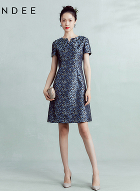 Londee/龙笛春秋款绣花修身连衣裙女旗袍3T21699