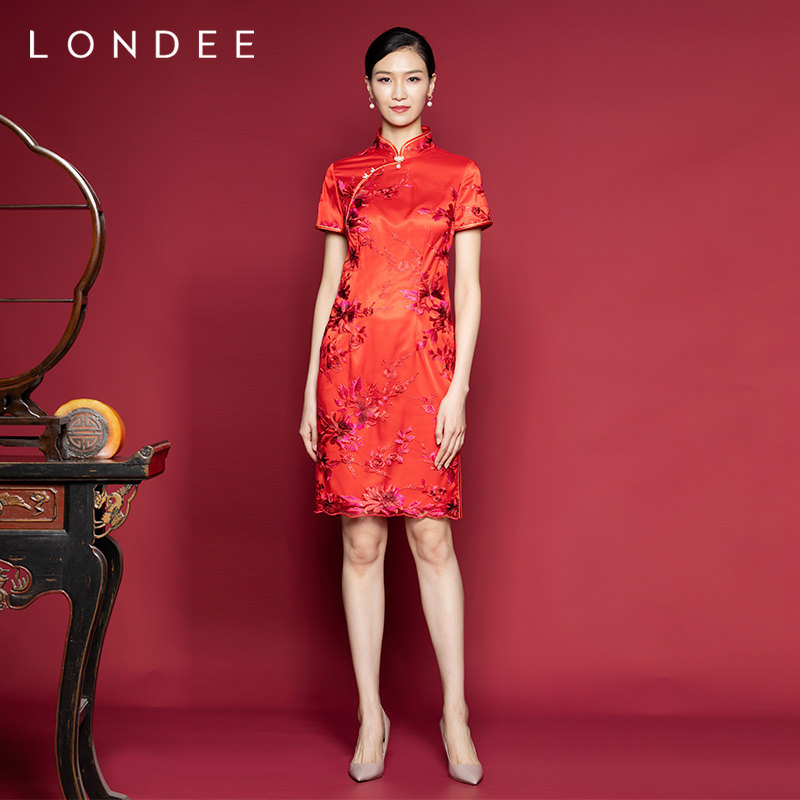 londee/龙笛婚礼红装女绣花旗袍礼服9t21172