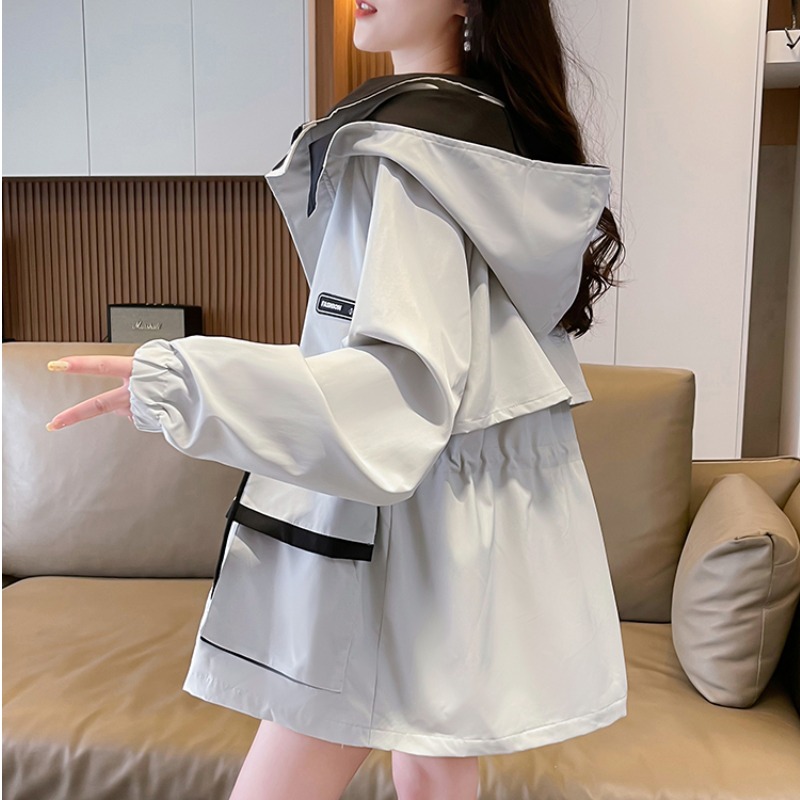 风衣外套女春秋2025新款韩版宽松大码收腰显瘦冲锋衣户外登山服潮