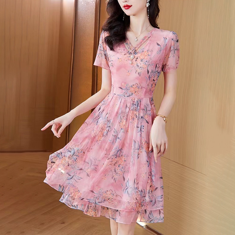 2026夏季新款时尚印花裙子洋气中年显瘦气质女人味优雅减龄连衣裙