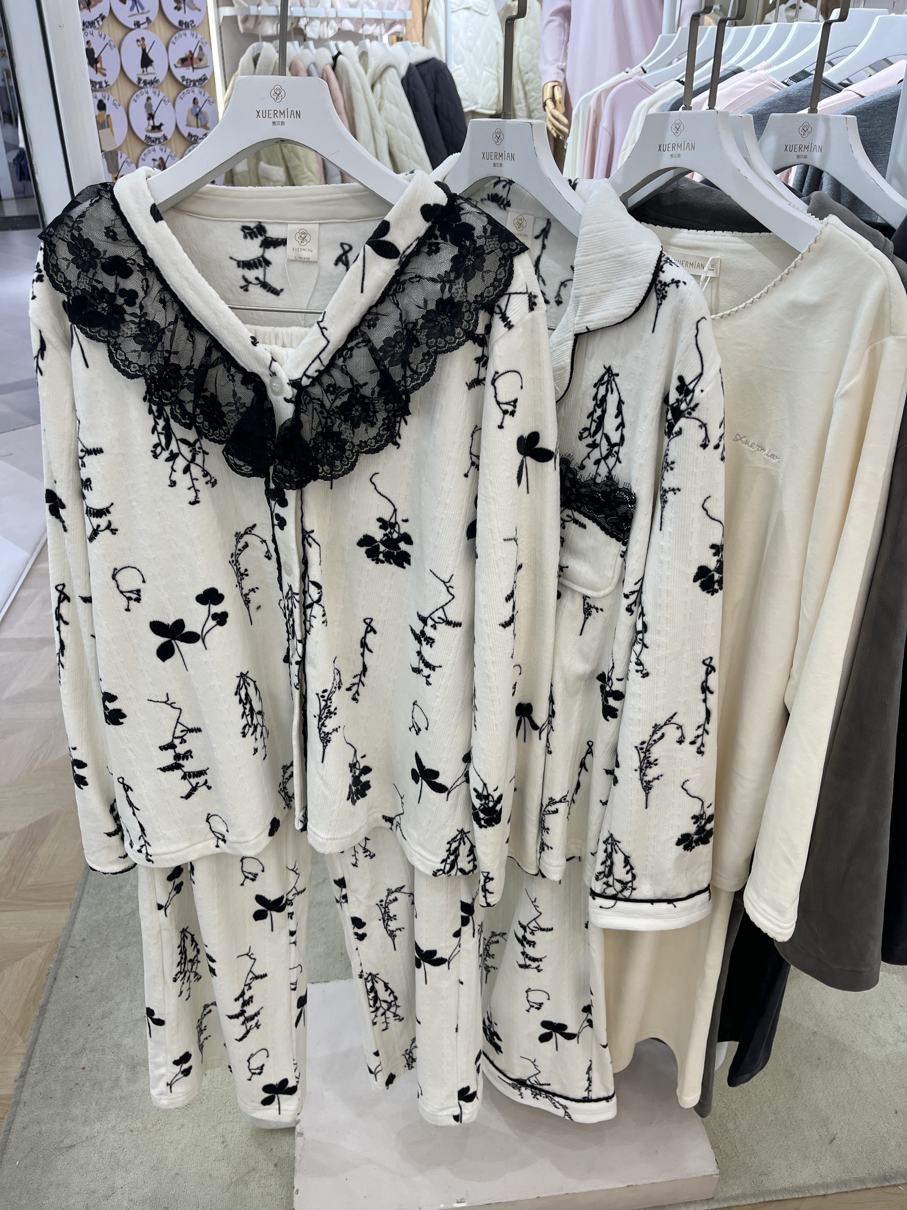 雪尔绵2026秋冬季新款澳毛绒印花时尚休闲女睡衣慵懒舒服家居服