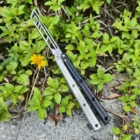 Боковые канавки семи серий, черно-белая тренировочная версия (царапины лезвия), дефекты