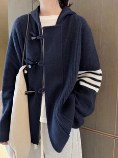 百分百纯山羊绒衫四条杠牛角扣宽松加厚羊绒开衫连帽毛衣外套女