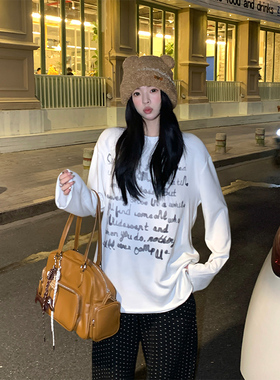 Adan云朵感字母打底衫韩系宽松显瘦秋冬加薄绒保暖内搭长袖上衣女