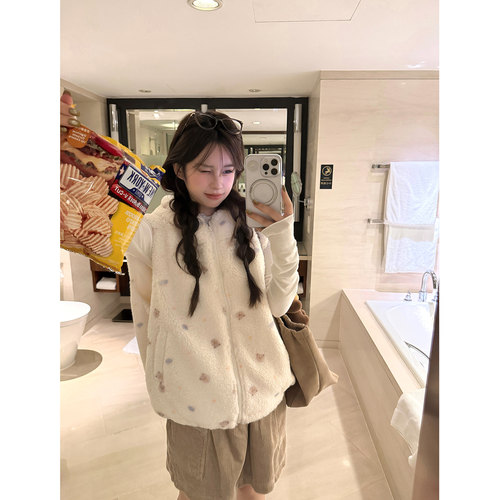 DDang 10.20 晚20:00 新款9.5折  印花连帽仿羊羔毛马甲