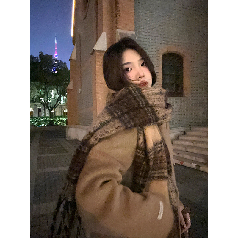 Adan百搭美拉德格纹围巾冬季韩版加厚软糯超大流苏情侣围脖斗篷女