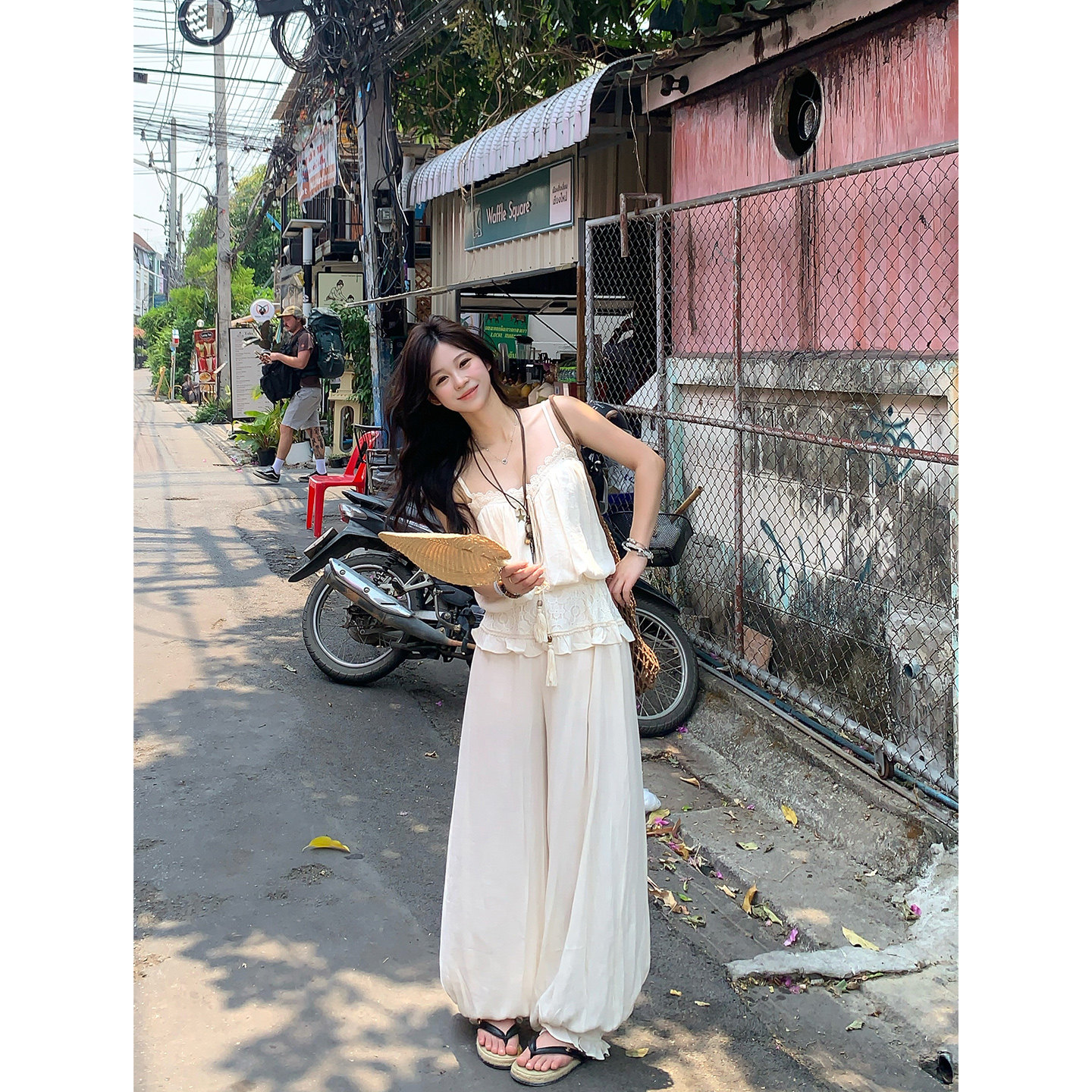 Adan亚麻花苞裤吊带套装2026夏季复古度假休闲凉感短款蕾丝上衣女