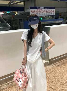 Adan玫瑰刺绣V领短袖夏季新款通勤百搭宽松显瘦慵懒休闲内搭T恤女