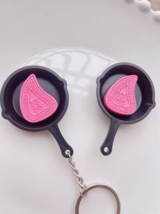 潮汕煎粿红桃粿创意可爱钥匙扣潮汕伴手礼文创包包车钥匙挂件纪念