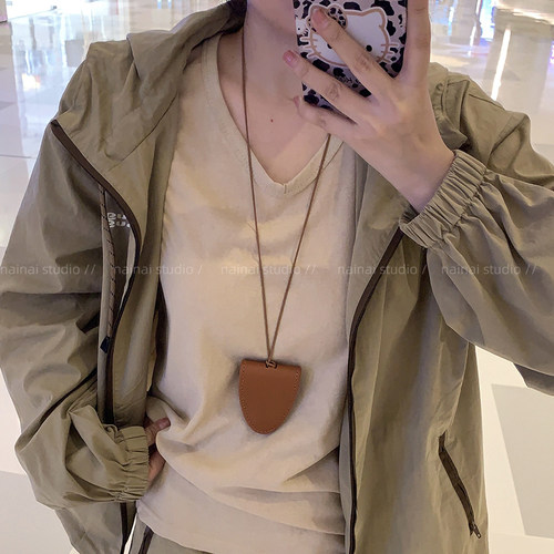 挂脖磁吸多功能皮眼镜挂