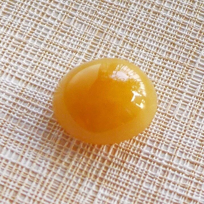 精品配证879# A货老种黄翡金黄冰润起胶细腻饱满蛋形翡翠戒面