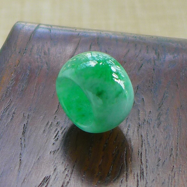 精品鉴定证096# A货老种阳绿水润饱满鼓珠路路通翡翠吊坠