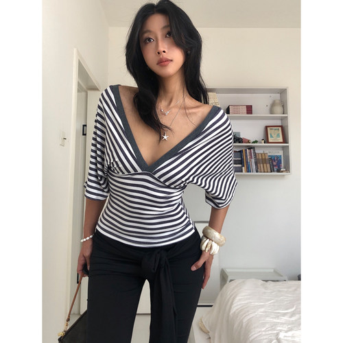 美式辣妹V领蝙蝠袖收腰短款上衣