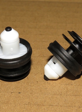 适用新款宝马3系5系G38I540LI528LE530I汽车门板卡扣内饰卡子胶扣