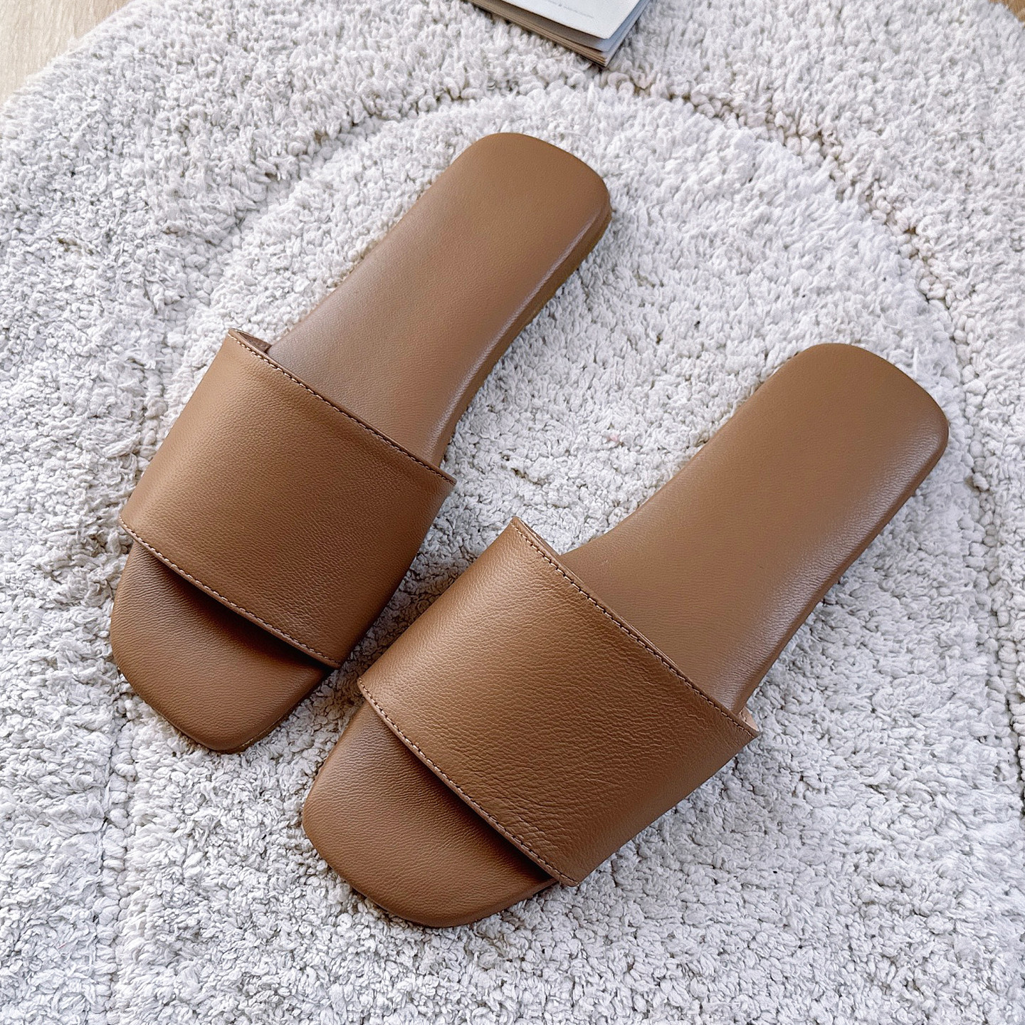 真皮平底一字拖女夏季时尚简约居家凉拖鞋防滑牛筋底防臭羊皮室内
