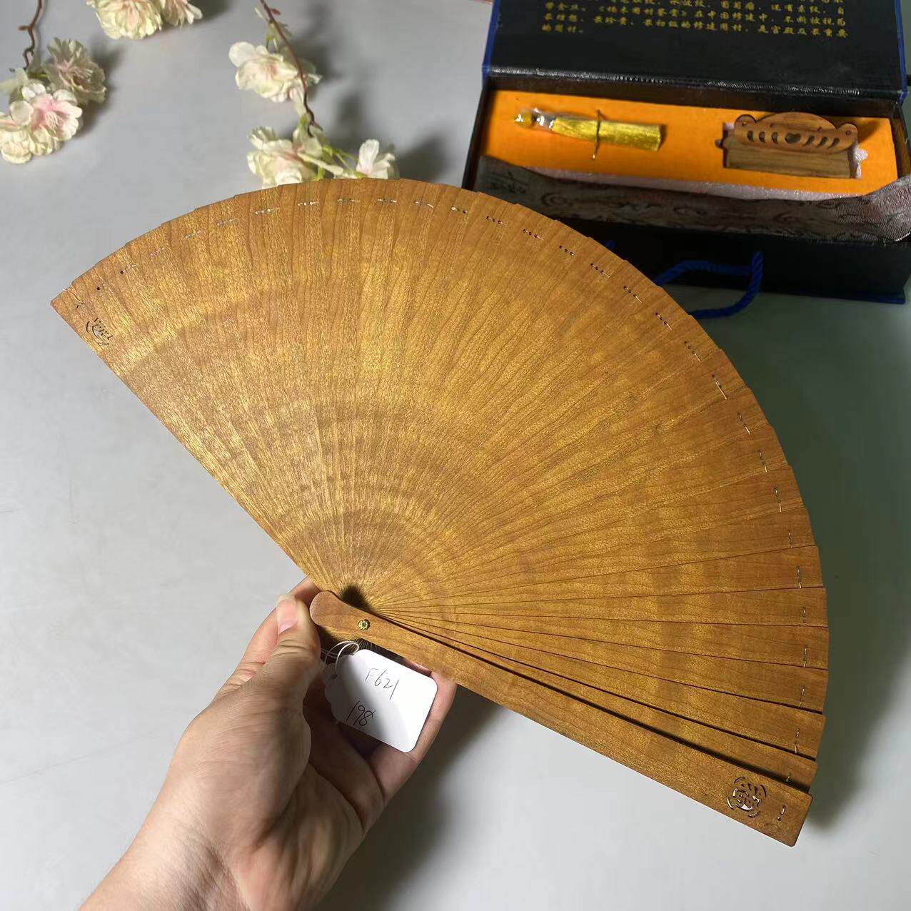 金丝楠木苏扇复古小叶桢楠水波纹