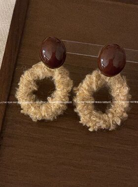 栗子可可绒圈耳环秋冬氛围感耳饰树脂可爱耳钉新款冬度假耳夹手工