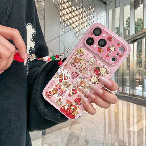 INS韩风粉色轻松熊适用于苹果16/17promax/iPhone15pro手机壳女款可爱挂件14全包软胶贴皮防摔17保护套少女心