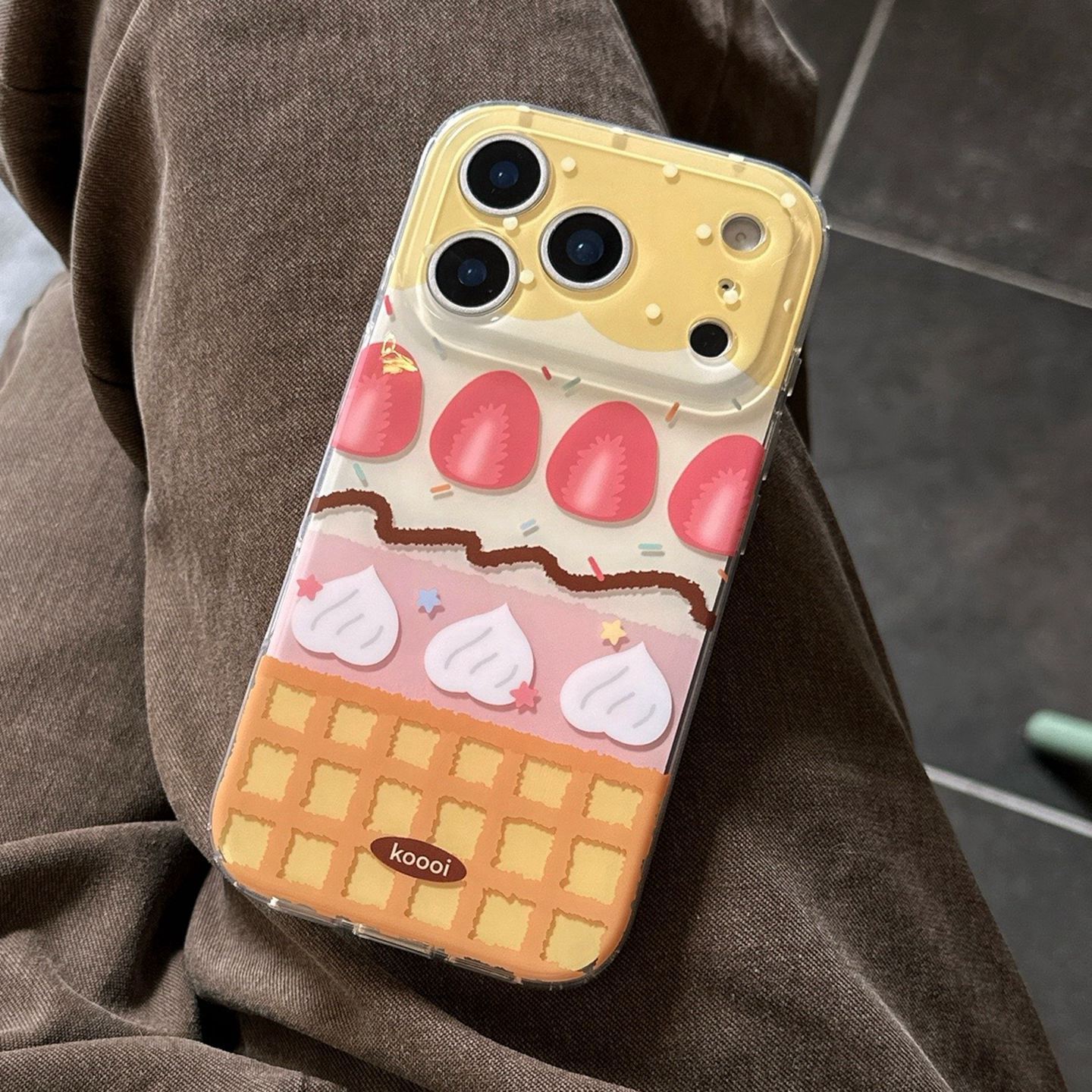 ins风日韩拼接草莓奶油适用苹果17promax手机壳iphone16pro新款15女款14创意甜美少女心13双层壳17air