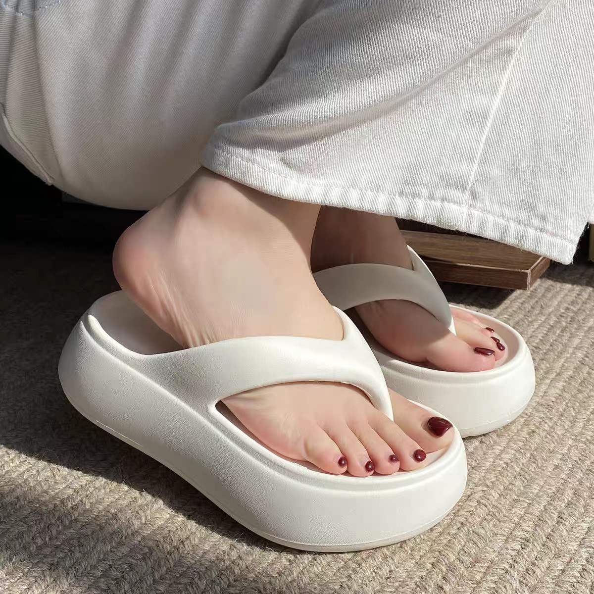 厚底人字拖女外穿2026夏季网红ins潮女增高6厘米海边沙滩防滑拖鞋