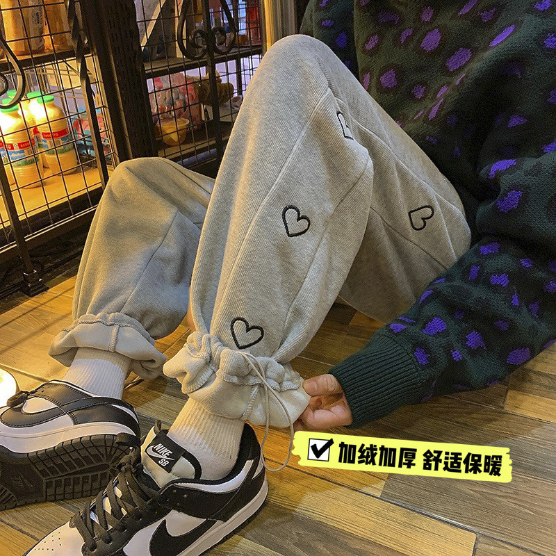 点击转化爱心刺绣加绒加厚运动卫裤！男女中性宽松直筒裤NB683,男装休闲裤,电商C303