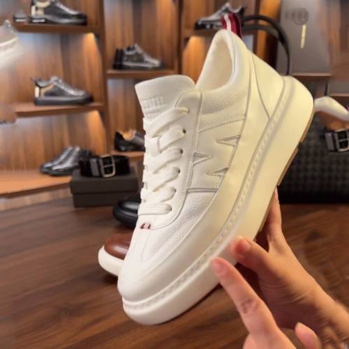 潮流爆款男士真皮运动鞋