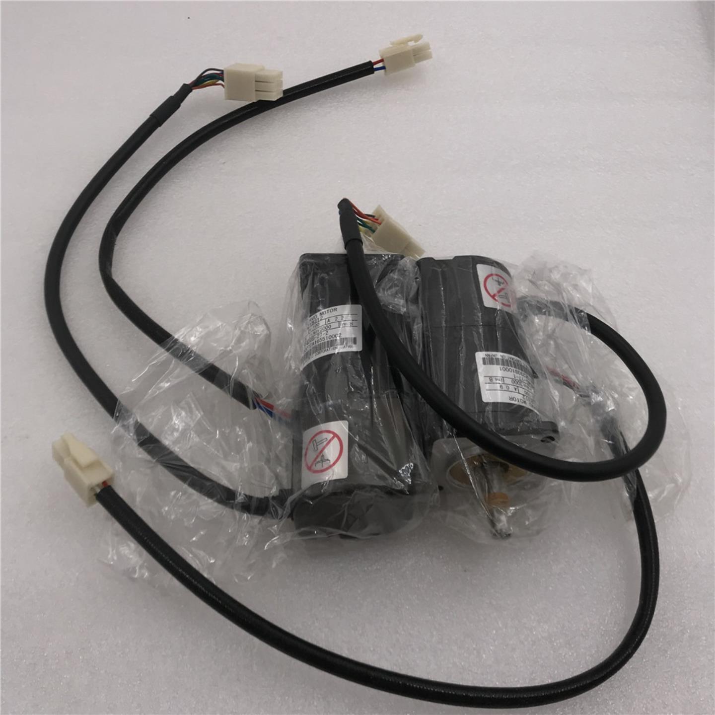 YASKAWA安川伺服电机SGM-01B312  100W实拍 现货询价