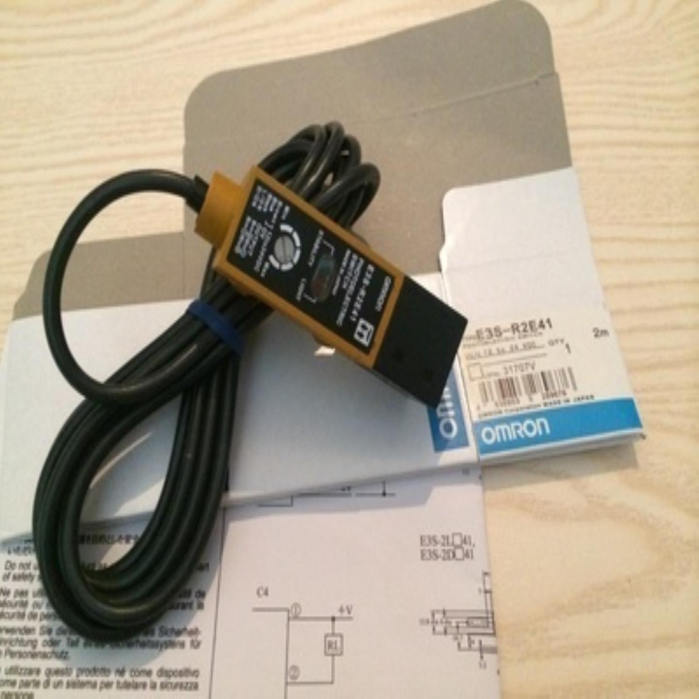 日本欧姆龙全新原装正品E3S-DS30B41E3S-DS30B4现货议价询价