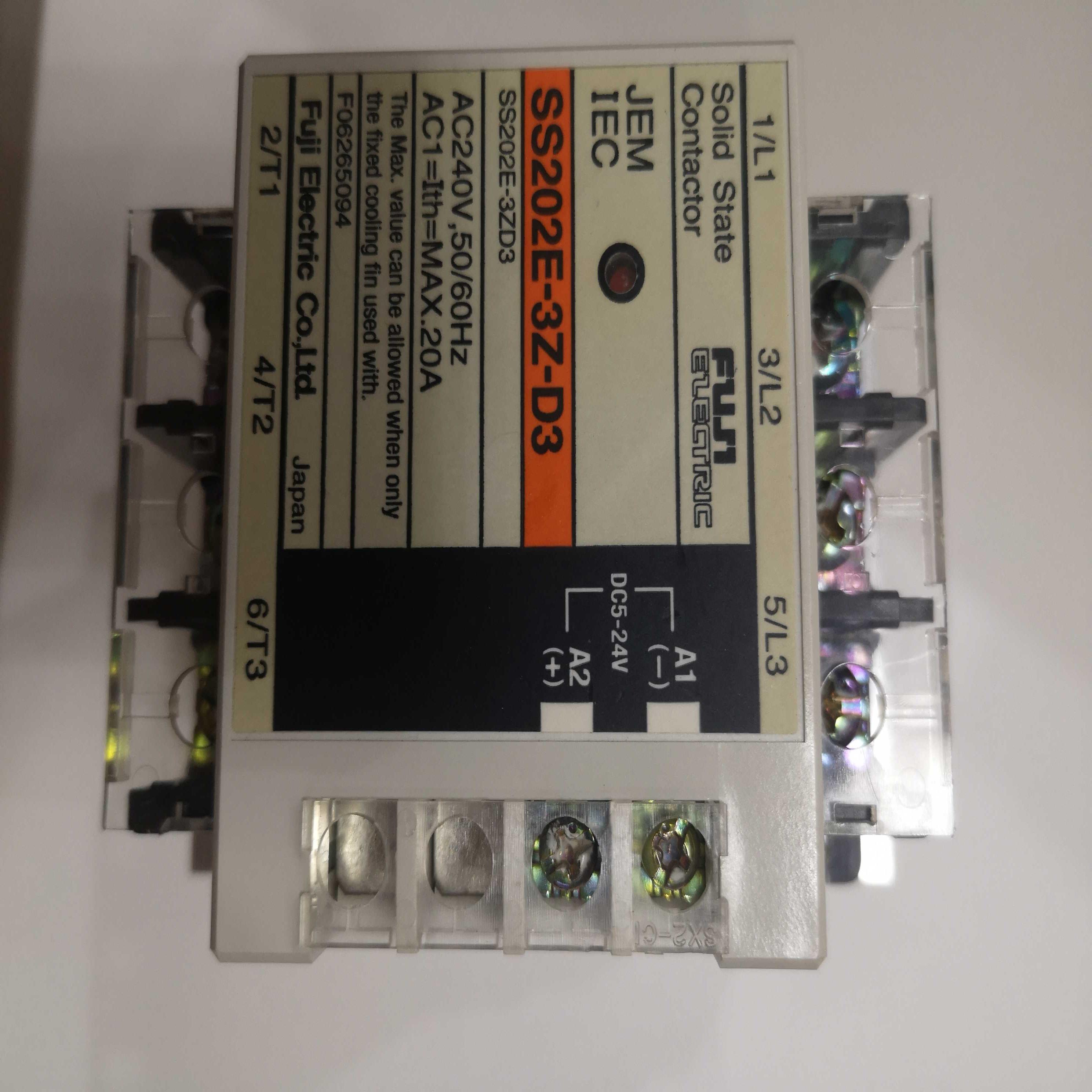 SS202E-3Z-D3 SS202E 富士FUJI Fe 三相固态继电器 SS202E-3Z询价